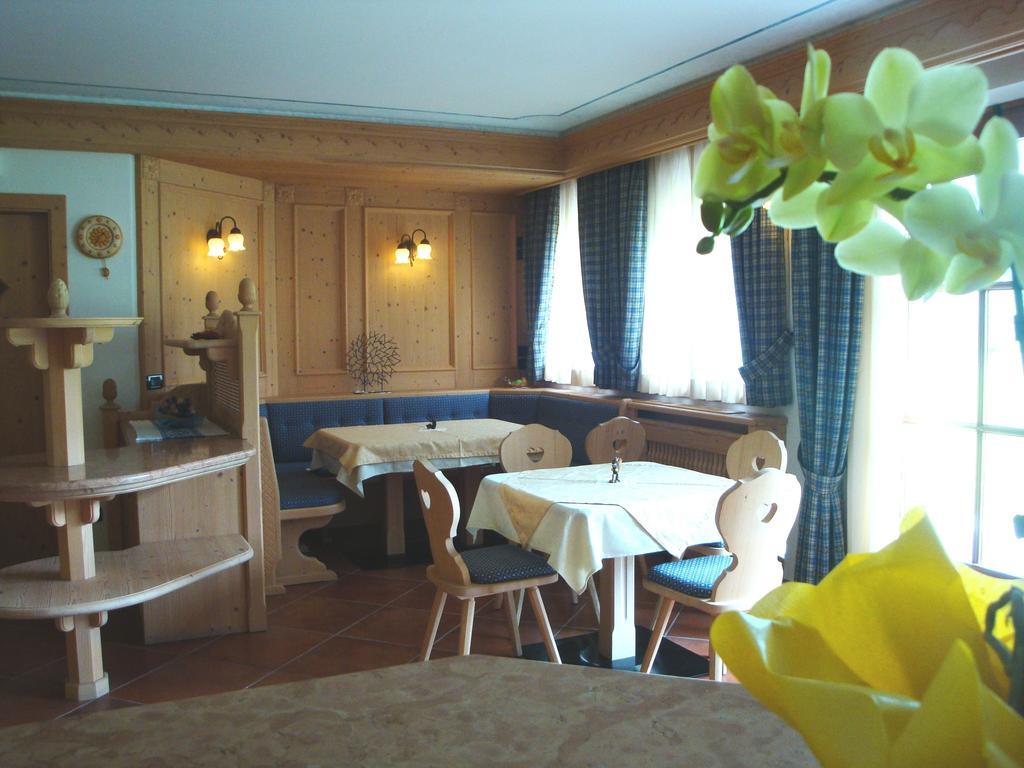 לינה וארוחת בוקר Breguzzo Agritur Cornasest מראה חיצוני תמונה