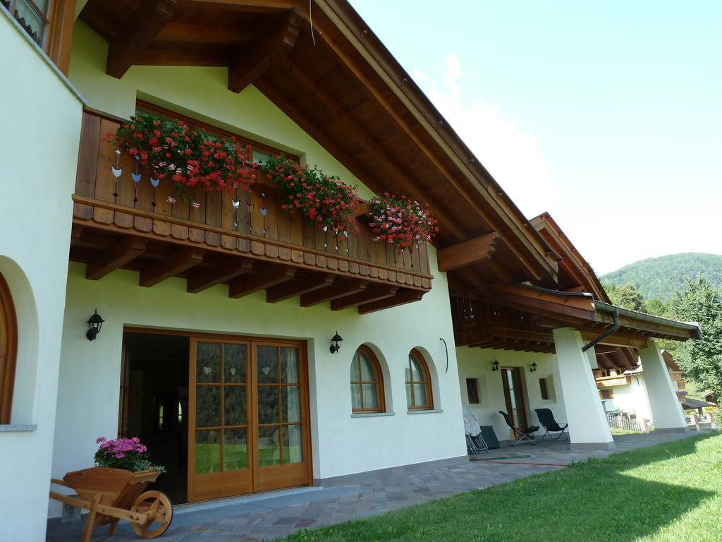 לינה וארוחת בוקר Breguzzo Agritur Cornasest מראה חיצוני תמונה